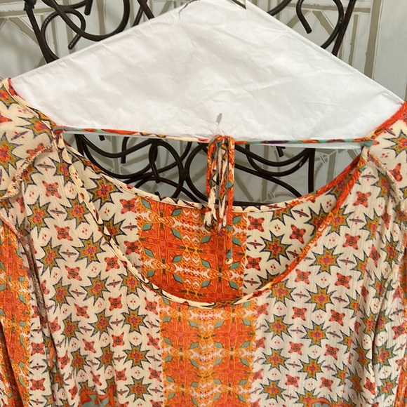 Top - Picture 2 of 2